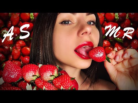 АСМР ИТИНГ КЛУБНИКИ СО СЛИВКАМИ 🍓 ASMR STRAWBERRY WITH WHIPPED CREAM | звуки еды | мукбанг mukbang