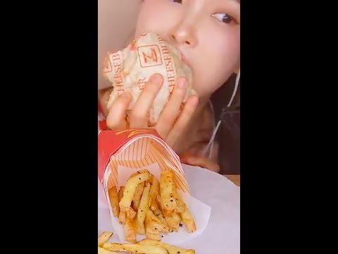 ASMR 햄버거세트 처음 먹어 본 사람 먹방 #shorts