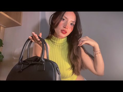 ASMR Voz SOFT SPOKEN 💝¿Qué hay en mi bolso? 🎀👜