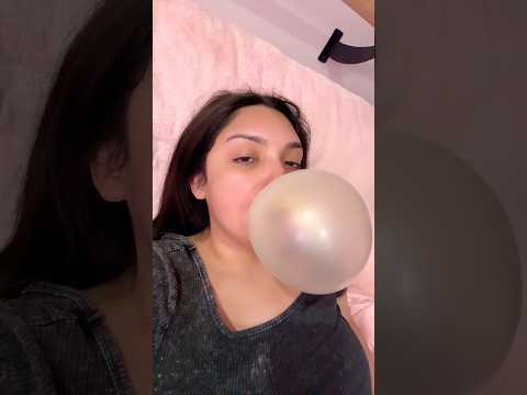 BUBBLE ASMR | blowing bubble popping chewing sounds