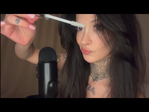 Akasi ASMR kanalı canlı yayında