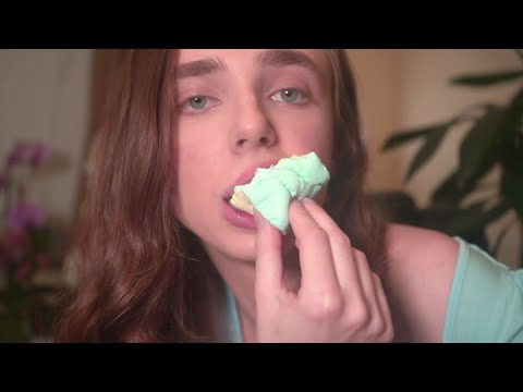 ASMR- MARSHMALLOW EATING MOUTH SOUNDS FOR INTENSE TINGLES