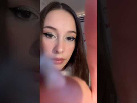 J’espère on voit pas mes crottes de nez 🤡 #asmr #lofiasmr #mouthsounds #asmrrelax #fastasmr