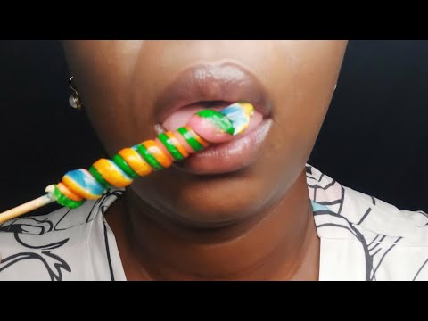 ASMR Lamiendo una paleta de colores 🍭 sonidos con la boca 👄 👂😴 | luna 🌙 asmr