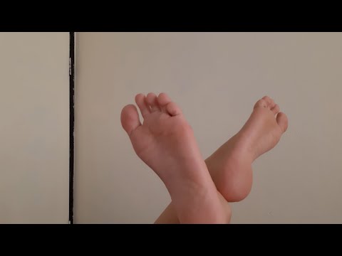 ASMR 😴 Feet Movement, Scratching by Hands / Invisible Triggers 🤗