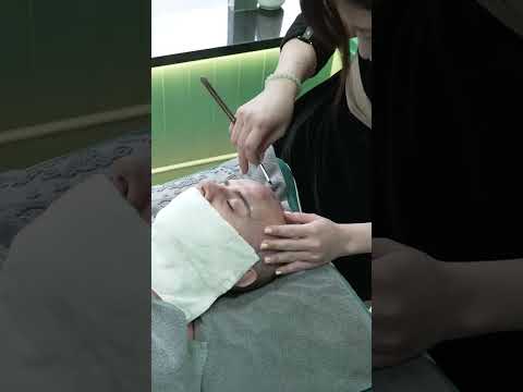 #femalebarber #asmr #asmrbarber #shave #barbergirl  #massage #thebarbersarms
