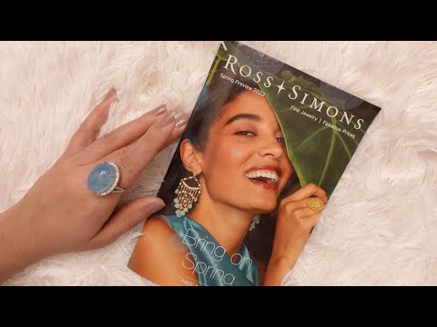 ASMR Folheando Revista , Sussurros e Piano Suave para Dormir