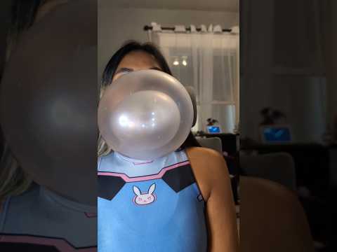How many bubbles in a bubble ? #asmr #shortsfeed #bubblegum #cambonitaasmr #gum #shorts #youtube