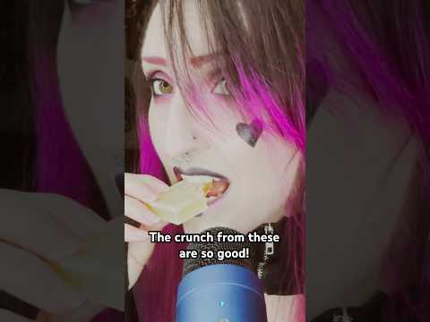 🦋THE CRUNCH IS SO GOOD pt14🦋 #asmr #asmrcrunch #silkygem #asmrfood #asmr candy #asmreating