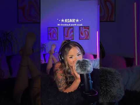 Happy sunday💓 #asmr #asmrvideo #tingles #micbrushing #karmaasmr #thepose