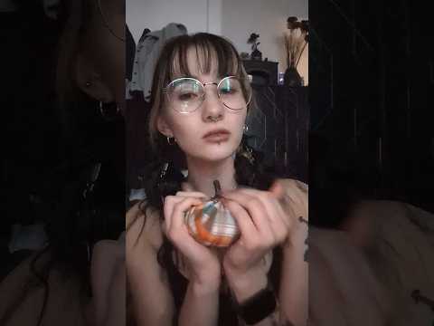 ASMR Trinket Scratching #tingles #visualtingle #tapping #relax #whispering