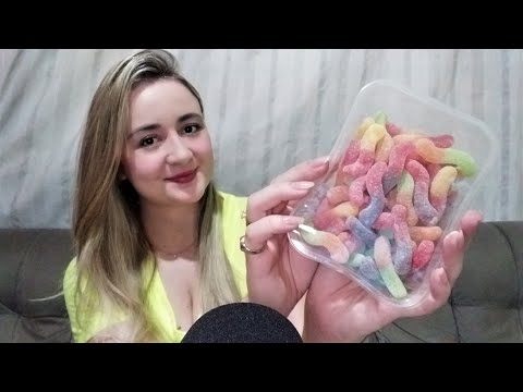 ASMR: GOMINHAS ÁCIDAS (SUSSURROS, SONS DE EMBALAGEM E MASTIGAÇÃO)