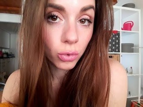 ASMR Liptstick/gloss application - mouth sounds - kissing sounds