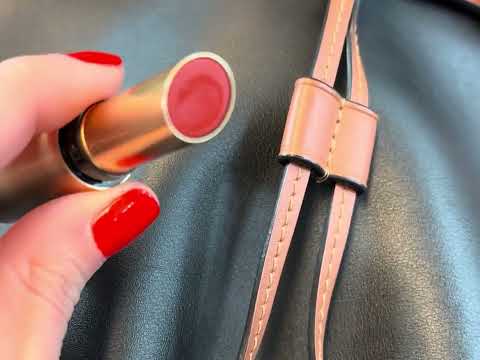 ASMR 🌙 Quick lipstick swatch - Lipstick demo and whispering