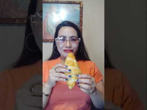 HOW I EAT CROISSANT#mukbang #eatingshow #shortsfeed #food #everyone #funny #asmr #viral #shortvideo