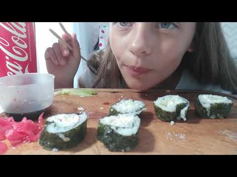 Asmr eating sushi🍱🍣🍤