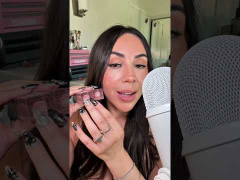 ASMR Tapping Make Up #asmr #asmrsounds #asmrtapping
