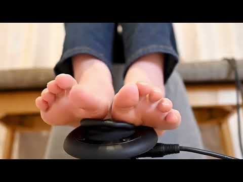 ASMR Feet Sounds on Mic 👣 | ASMR Mic Scratching | Super Tingly Ear Massage | ASMR by a Chinese Girl