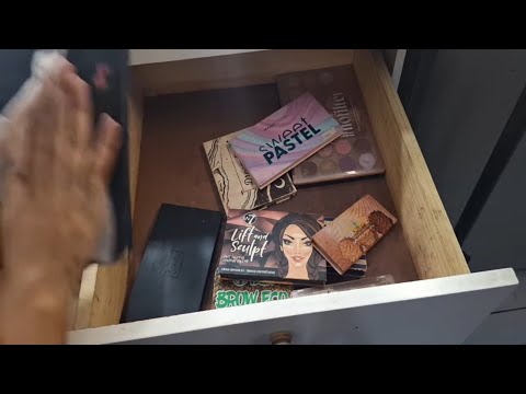 ASMR ORDENANDO MAQUILLAJE