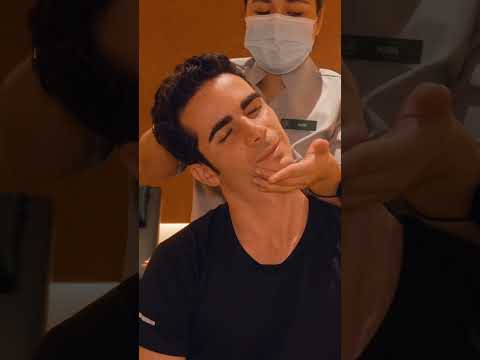 ASMR: Massaggio Schiena e Braccia con STRETCHING! #shorts
