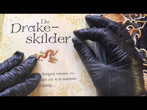 LEATHER GLOVES 👌  WHISPER IN FRYSK  with  RAIN 👄  [[ASMR]]
