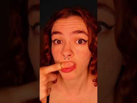 ASMR o meu rosto é... 😯 ASMR em 1 minuto #shorts #asmr