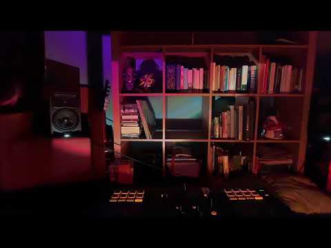 Live Stem Mixing & 4-Deck Mashups: Part 1