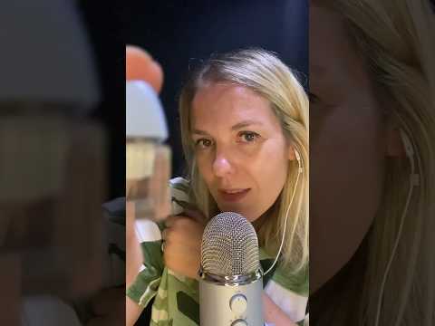ASMR FR / Que penses-tu de ces 2 nouveaux déclencheurs ? #asmrfr #shortsasmr #asmr