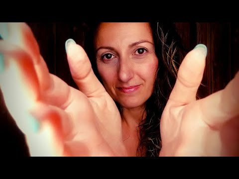 Troppo sole??? 🙈 Ti spalmo lozione lenitiva su viso e spalle 💁🏼‍♀️ Asmr ITA