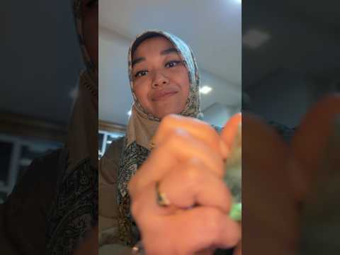 Mom applying you minyak kayu putih (fast) Bahasa