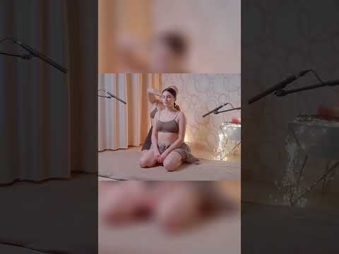 Shoulder Tingles! Caroline’s Soothing Massage for Nikki #visualtingle #asmrmassage #relax