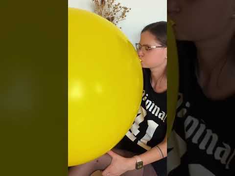 Bigger than me 😳❤️ #asmr #balloon #looner #ballongame