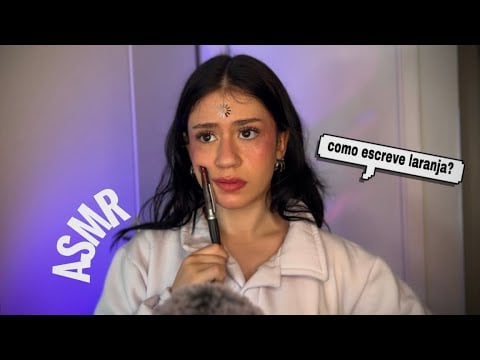 ASMR A GAROTA MUITO BURRA FALA COM VOCÊ