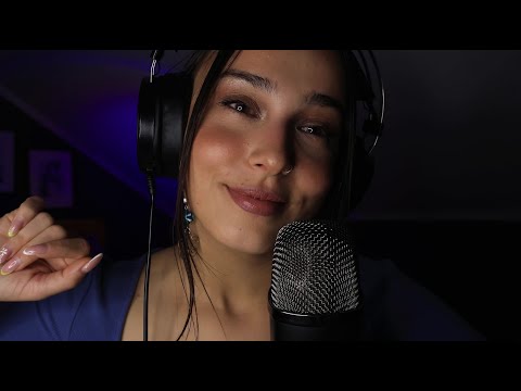 ASMR whispering tingly Trigger Words ♡ with hand movements