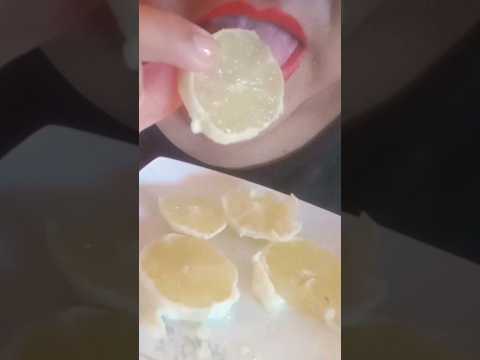 #asmr #comiendo #limón🍋🤤 #eatingsounds #sonidosdeboca #mouthsounds #shorts#sonidoscosquillosos