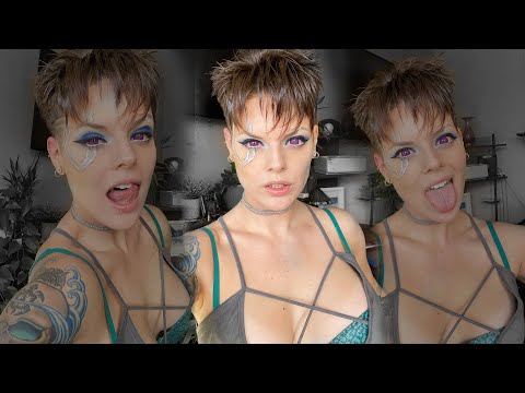 ASMR Cyberpunk Vampire Comfort Face/Lens Licking