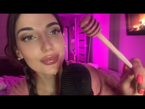 ASMR: Honey🍯🐝Eating (mouth sounds)