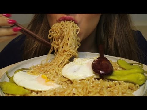 ASMR RAMEN NOODLES FRIED EGGS MUKBANG no talking CREMA ASMR #asmr #mukbang #youtube #noodles #eggs