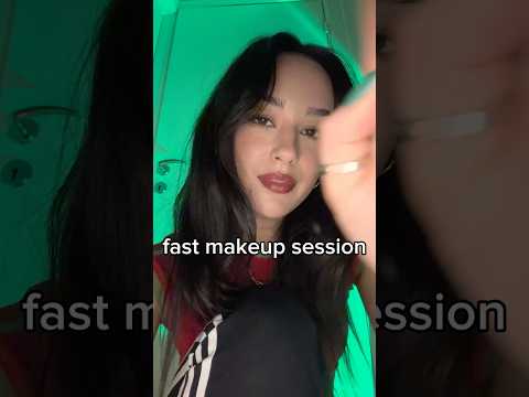 fast makeup session 😘 #fastandaggressiveasmr #fastasmr #asmr #asmrsounds #tingles #makeup #relax