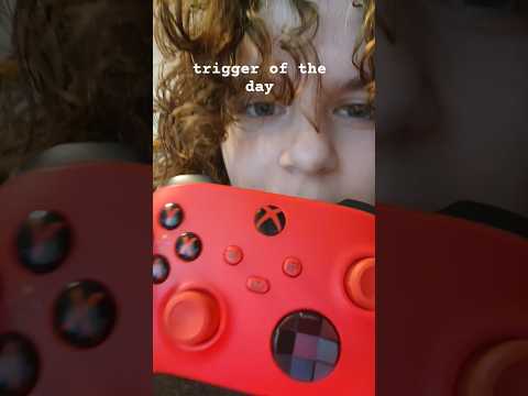 controller asmr #asmrshorts #lofiasmr #triggersforsleep #triggeroftheday #asmrsoftspoken
