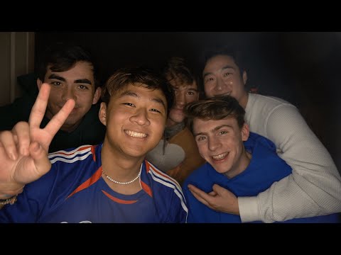 Youtubers do ASMR (ft @MaxReisinger )