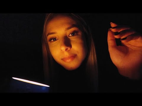 ASMR 🌧️ está chovendo e estamos sem energia mas eu te faço dormir no escurinho 💤