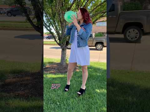 B2P Public #balloon #amandalynn#balloonpopping