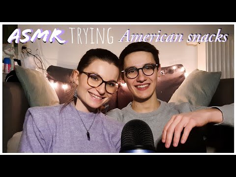 My boyfriend tries ASMR - trying American snacks with @PinkDraconian  | Praliene ASMR 🍫