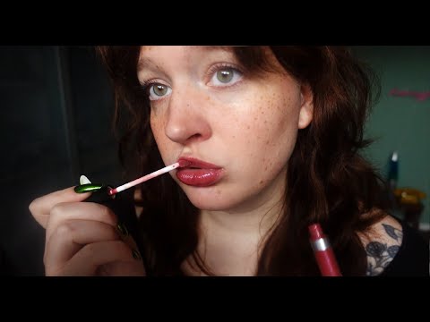 ASMR trying on lipgloss, no talking (application, mouth sounds, plumping, close up)