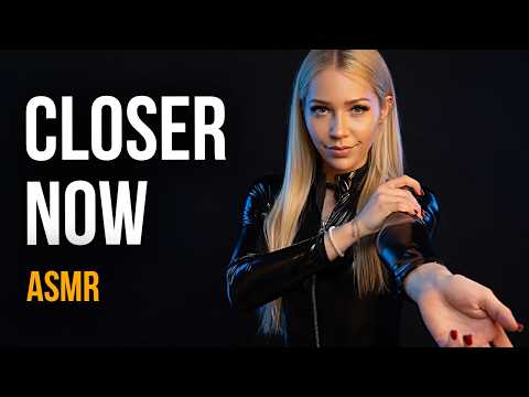 [4K USA ASMR] Neon Night Latex ✨ Intense Zipper Clicks & Fishnet Friction | Material Study