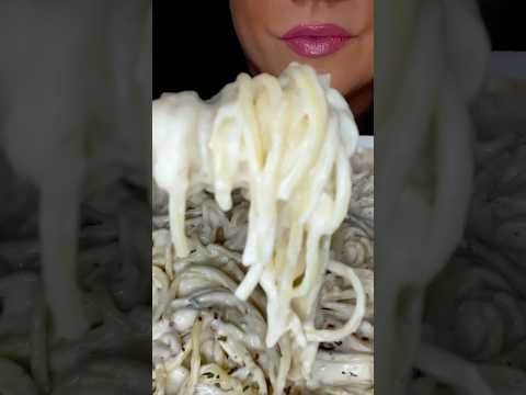 THAT FIRST BITE! #asmr #foodasmr #noodles
