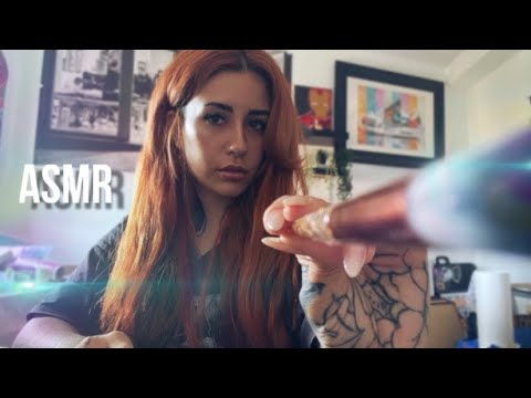 ASMR Tocando Tu Carita y Susurros Relajantes