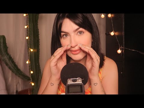 ASMR - SUSSURRANDO ATÉ VOCÊ DORMIR! (Fatos sobre mim)