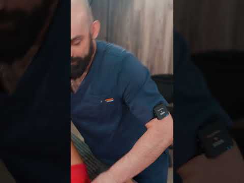 Deep core massage + cracking | chiropractor transforms Christina #shorts